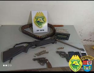 Ação conjunta de policiais militares e civis resulta na apreensão de armas de fogo e munições, em Telêmaco Borba (PR); Seis foram presos