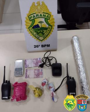 Durante patrulhamento de rotina, PM encaminha suspeito por tráfico de drogas e apreende maconha em Telêmaco Borba, nos Campos Gerais