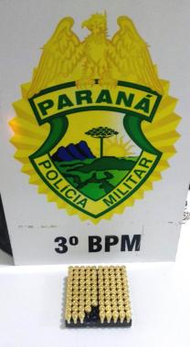 Em Coronel Vivida (PR), homem tenta fugir da PM, mas acaba detido com quase 100 munições de arma de fogo