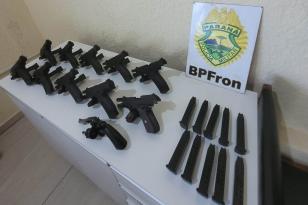 Pistolas e carregadores com destino a Minas Gerais são apreendidos em Matelândia