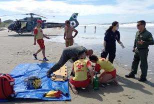 Corpo de Bombeiros salva homem que se afogou no Balneário Junara, no Litoral