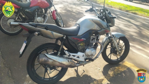 Em Maringá (PR), PM recupera motocicleta furtada