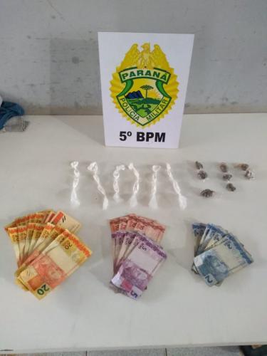 Dois homens são presos pela PM pela prática de tráfico de drogas em Cambé, no Norte do estado