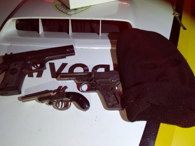 Em ações separadas, policiais rodoviários apreendem ônibus com objetos contrabandeados e recuperam objetos de furto no Interior do estado