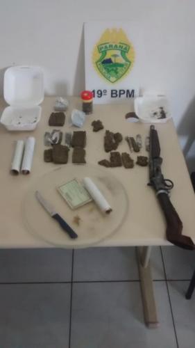 PM apreende espingarda e maconha em Toledo, no Oeste do Paraná