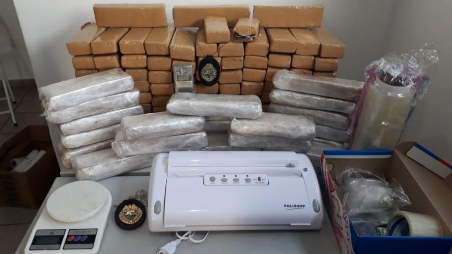 Em Araucária, PM apreende 76 quilos de maconha durante o cumprimento de Mandado Judicial