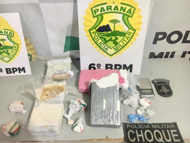 Jovens que estavam em BMW são presos pela PM com cocaína e crack em Cascavel (PR)