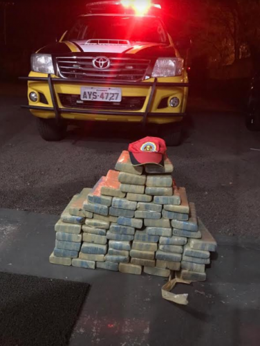 BPRv apreende 50 quilos de maconha em um veículo; motorista não tinha CNH