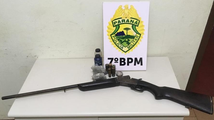 Material bélico dentro de casa é apreendido pela PM em Cruzeiro do Oeste; rapaz acaba encaminhado