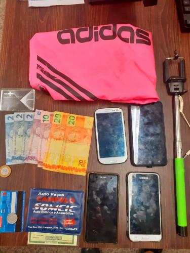 Na RMC, PM prende trio e recupera objetos logo após roubo