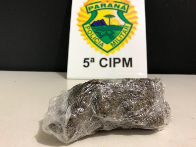 PM flagra tráfico de drogas e dois envolvidos são encaminhados em Cianorte (PR)