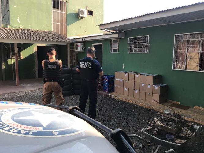 Durante Patrulhamento, BPFron apreende pneus e cigarros contrabandeados em pousada de Foz do Iguaçu (PR)