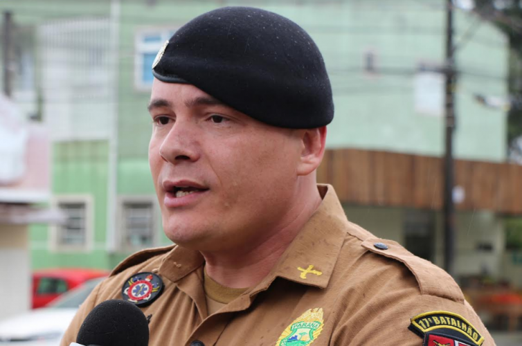 Policial militar do 17º Batalhão aplica manobra e salva criança engasgada em São José dos Pinhais (RMC)