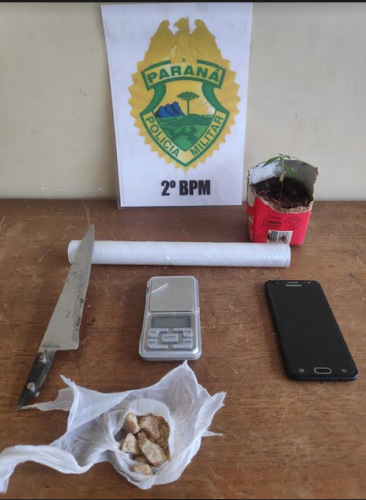 Moradores desconfiam de adolescente, que acaba apreendido com drogas em Santo Antônio de Platina (PR) após abordagem policial