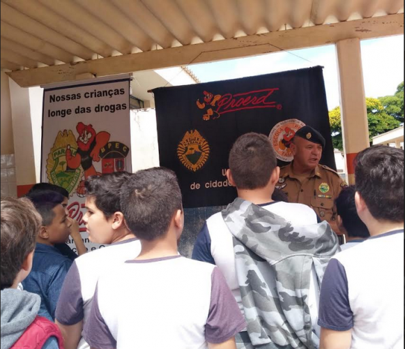 Policiais militares de Ribeirão do Pinhal (PR) realiza evento em comemoração ao Dia das Crianças