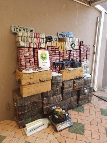 PM apreende mais de 600 quilos de maconha e um fuzil em Araucária (RMC)