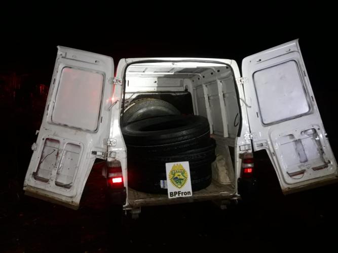 BPFron apreende pneus contrabandeados em ações distintas nas cidade de Guaíra (PR) e Foz do Iguaçu (PR)
