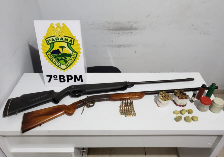 PM apreende duas armas de fogo, munições e drogas em Rondon (PR) e recuperam veículo furtado em Goioerê (PR)