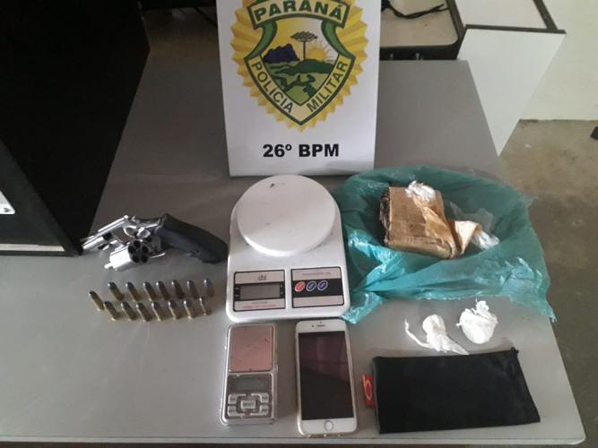 Em Telêmaco Borba (PR), Polícia Militar apreende drogas, arma e dinheiro após abordagem