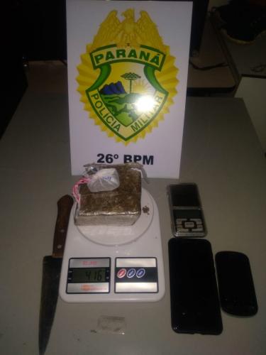 Em Telêmaco Borba (PR), Polícia Militar apreende drogas, arma e dinheiro após abordagem