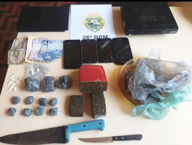 Polícia Militar encaminha três jovens por envolvimento com o tráfico de drogas em Curiúva (PR)