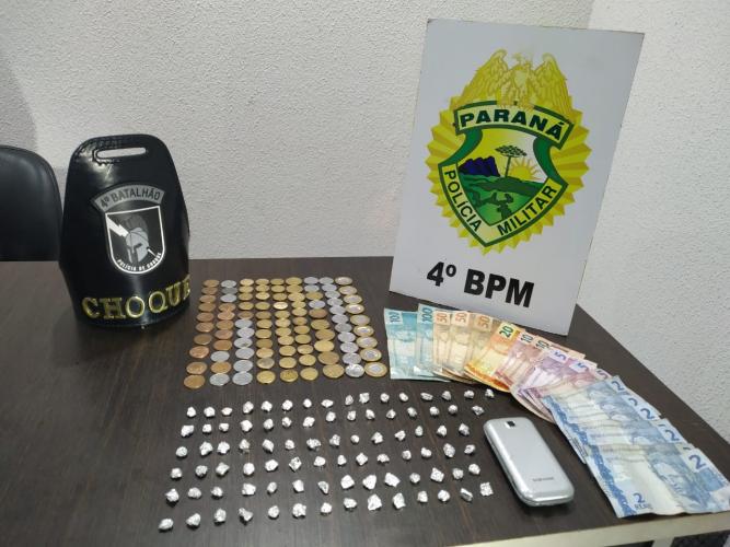 Carro roubado e drogas são apreendidos pela PM em Maringá (PR), no Noroeste do estado