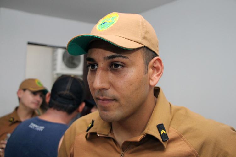 Policiais militares promovidos recebem novas divisas em Matinhos (PR)