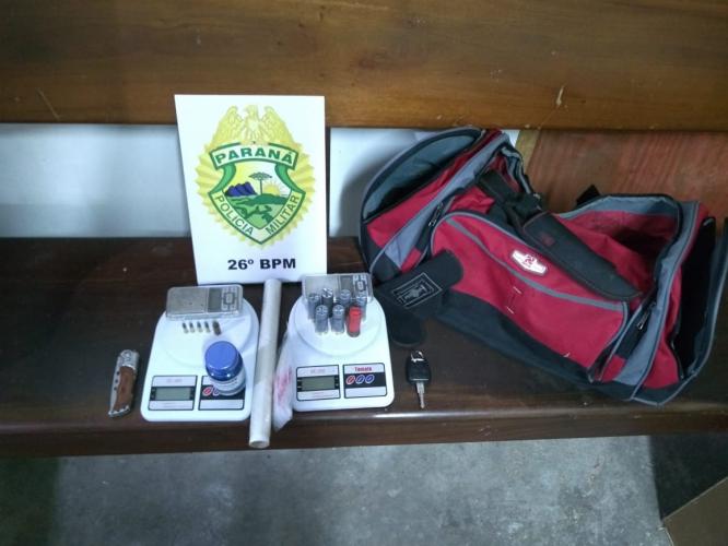 PM apreende diversos objetos ilícitos ao atender ocorrência de violência doméstica em Telêmaco Borba (PR)