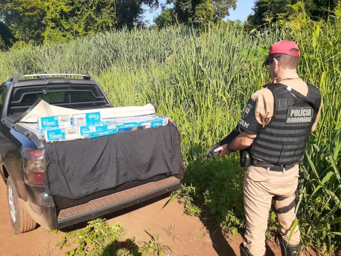 Polícia Rodoviária apreende mais de 12 mil maços de cigarros contrabandeados em Diamante do Oeste (PR)