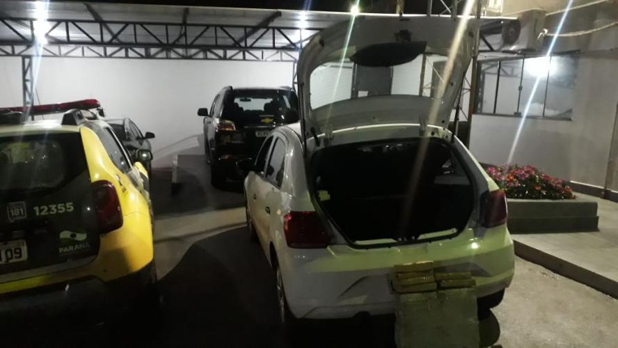 Em Ouro Verde (PR), PM apreende mais de 30 quilos de maconha em veículo