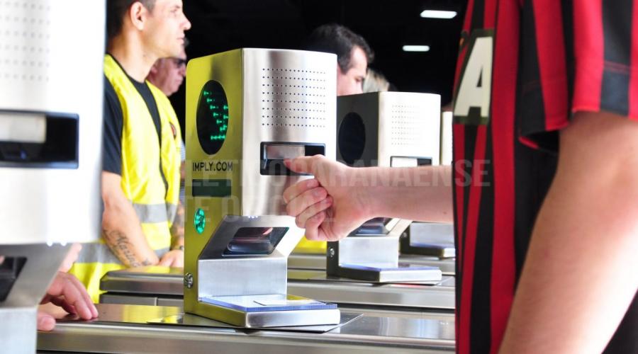 A Polícia Militar do Paraná, em conjunto com a Secretaria de Segurança Pública, o Tribunal de Justiça do Paraná, a Celepar e o Club Athletico Paranaense, desenvolveu o sistema de Biometria direcionado aos torcedores que frequentam a Arena da Baixada. O sistema permite identificar todos os torcedores que entram no estádio. E aqueles que têm alguma pendência com a justiça são barrados na catraca e conduzidos pela PMPR à triagem da Arena para realizar os procedimentos legais.