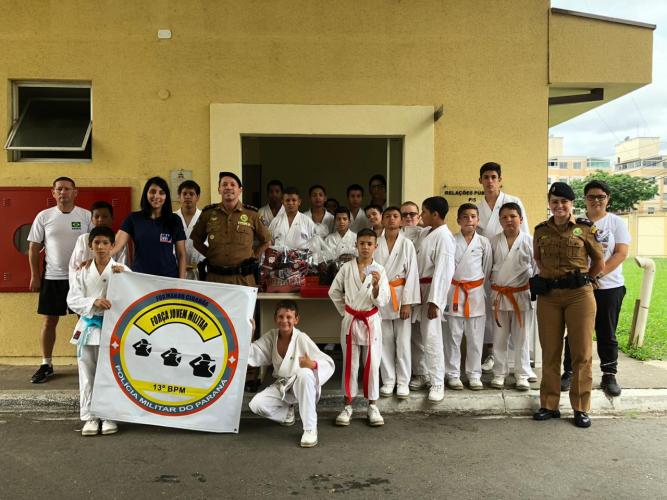 Projeto Formando Cidadão - Força Jovem Militar