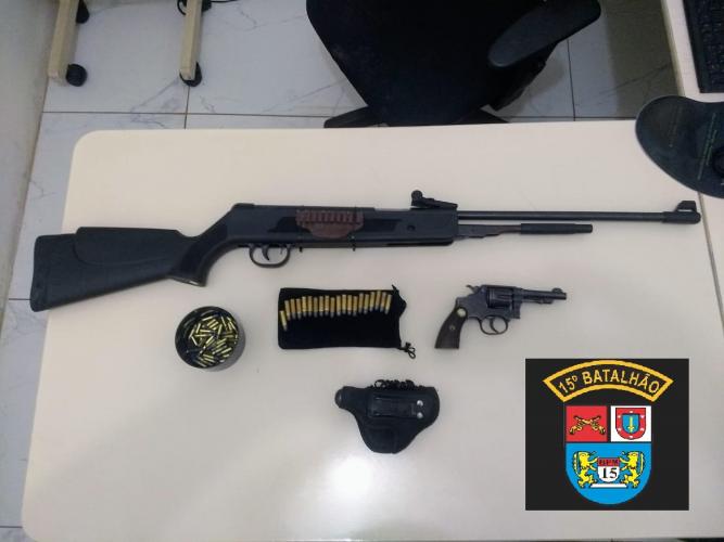 Policiais apreendem armas de fogo e encaminham homem em Rolândia, no Norte do estado