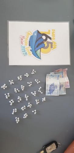 Mais de 100 pedras de crack são apreendidas em Guaratuba, no Litoral