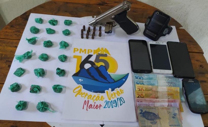 PM prende quatro pessoas e apreende drogas, munições e arma de fogo no Litoral do estado