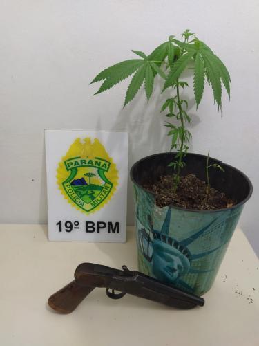 PM apreende arma de fogo e drogas em Ouro Verde do Oeste, no Oeste do Paraná