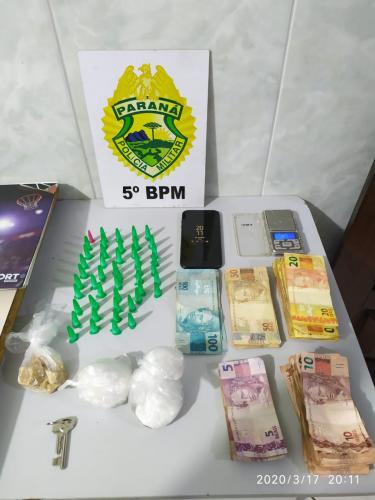 Em Londrina (PR), PM prende homem e apreende crack, cocaína e mais de R$ 4,7 mil em dinheiro