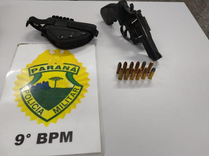 Em Paranaguá (PR), PM prende mulher e apreende arma de fogo e munições