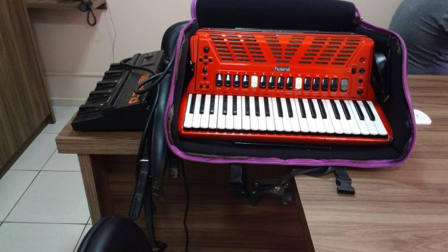 Policiais recuperam instrumentos musicais avaliados em mais de R$20 mil em Campo Mourão, no Centro-Oeste do estado