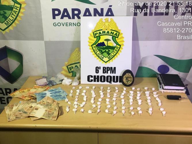 PM encaminha mãe e filho por envolvimento com tráfico de drogas em Cascavel (PR)