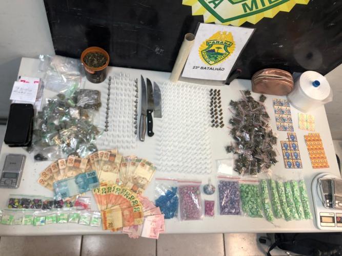 Em Curitiba (PR), PM prende dupla e apreende drogas e munições