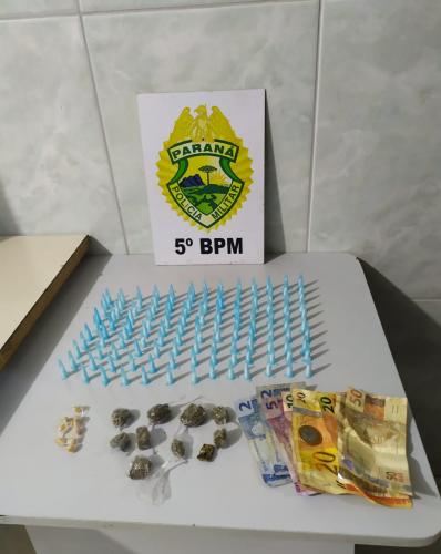 Em Londrina (PR), PM encaminha quatro pessoas e apreende diversas porções de drogas em situações distintas