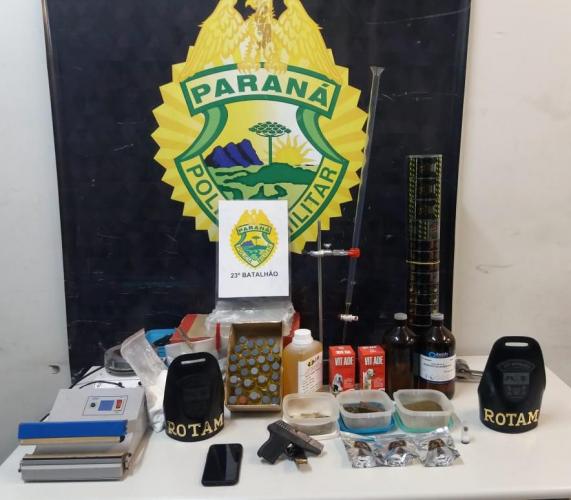 Na CIC, PM aborda homem com anabolizante e apreende pistola na casa dele