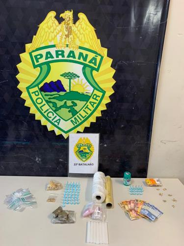 Na CIC, PM prende mulher e apreende 169 porções de drogas após denúncia anônima