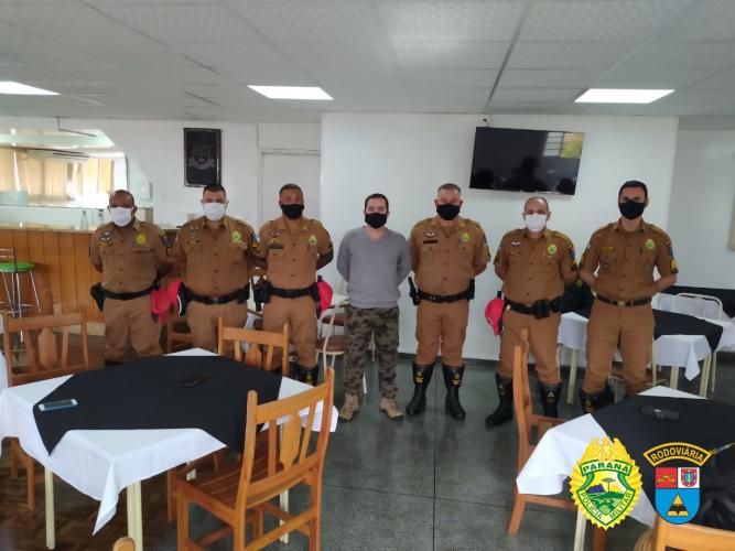 Policiais do BPRv são homenageados em almoço com o Comandante da unidade em Curitiba