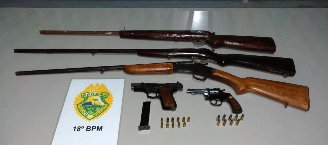 No Norte do estado, PM apreende armas de fogo e recupera três máquinas agrícolas furtadas