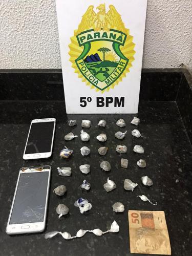 PM prende quatro homens e impede que drogas e celulares cheguem até a Cadeia Pública de Cambé, no norte do Paraná