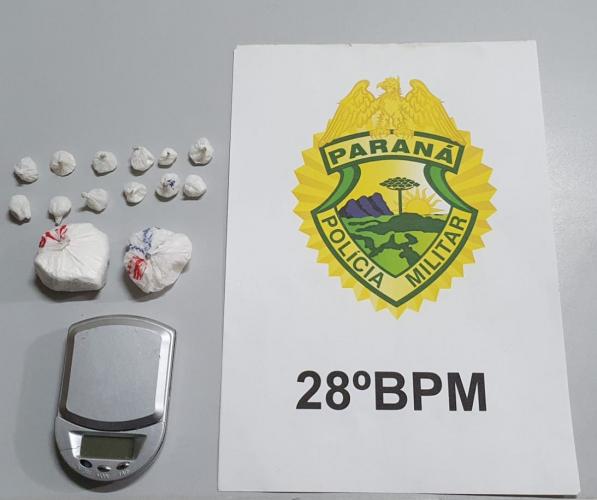 Na Lapa, PM apreende porções de cocaína e balança de precisão