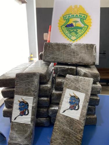 BPRv aborda ônibus e apreende 15 quilos de maconha em Cruzeiro do Oeste