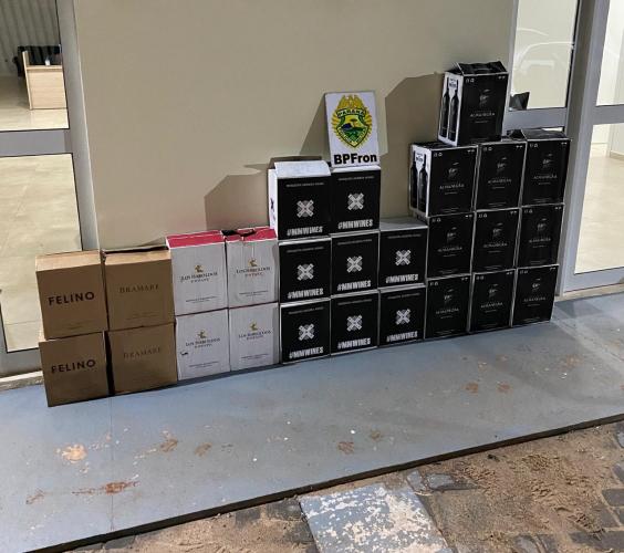 BPFron apreende carro carregado com vinhos contrabandeados no Sudoeste do estado
